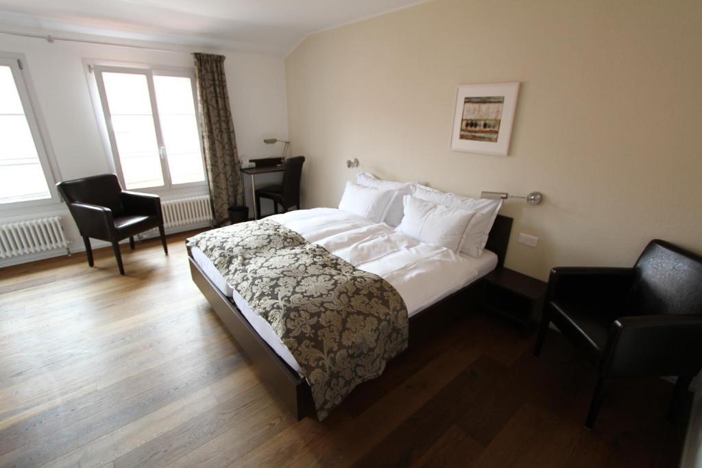 Hotel Baeren Oberbipp Quarto foto