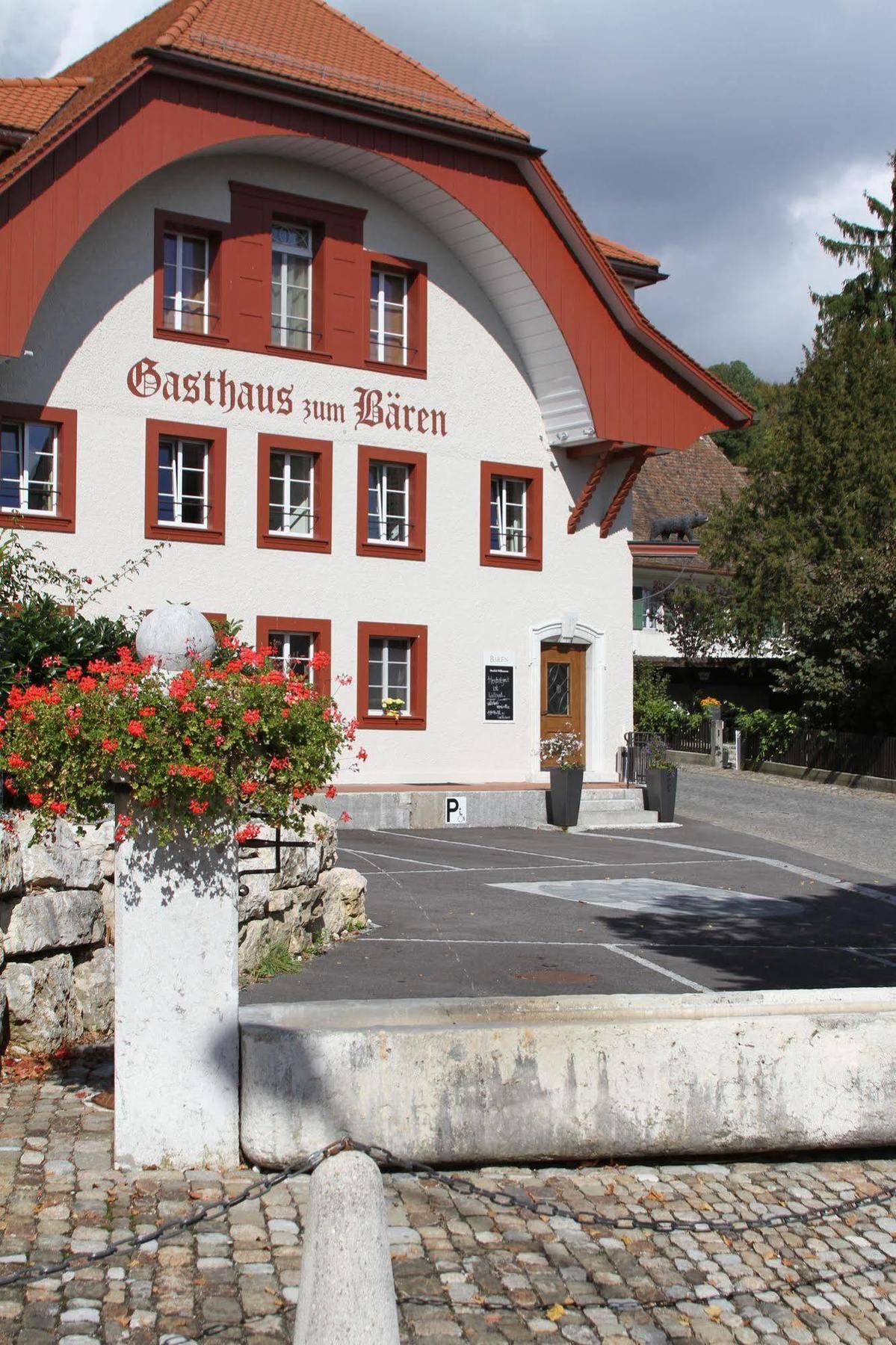 Hotel Baeren Oberbipp Exterior foto